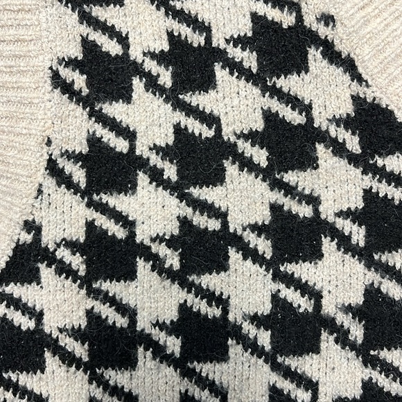 Sweater Vest Pink Rose Med - Picture 3 of 3